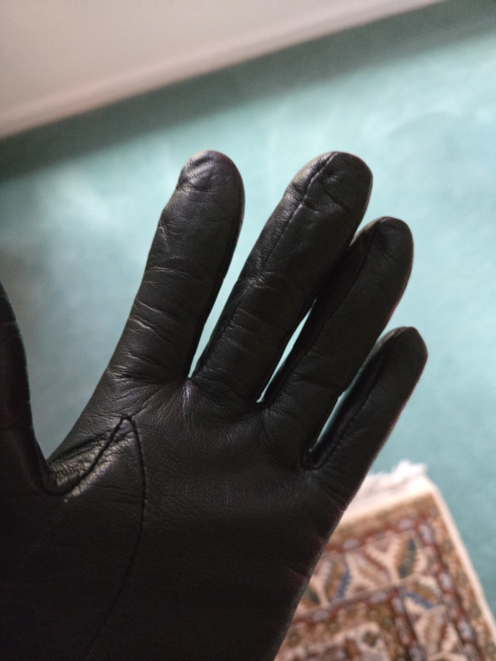 Source Unknown Black Leather Gloves with Gold Studs - Picture 6 of 10